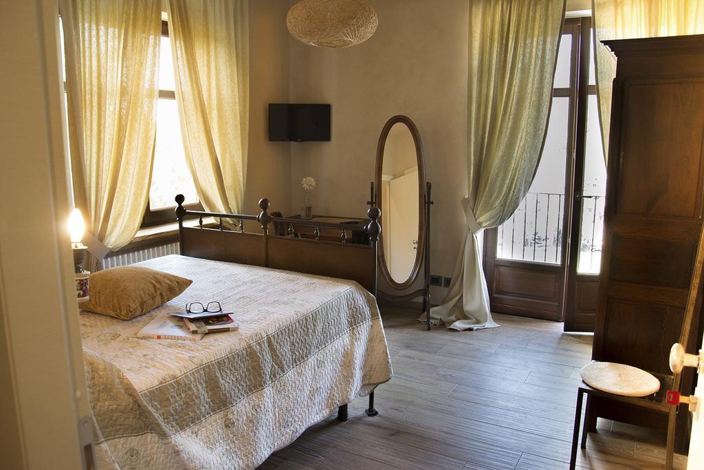 Villa Laura Castellinaldo Bilik gambar
